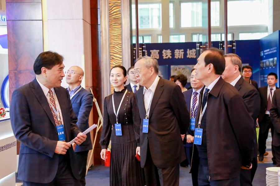 The 19th China Business Top 100 Listed Companies Summit Forum was grandly held in Shanghai(图19)